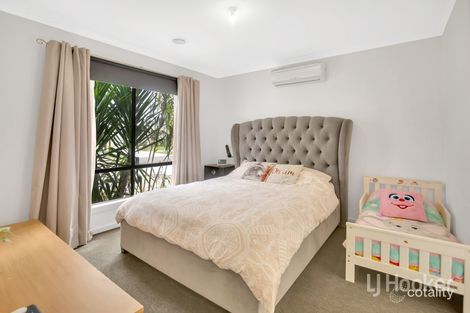 Property photo of 19 Wakefields Drive Brookfield VIC 3338