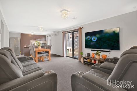 Property photo of 19 Wakefields Drive Brookfield VIC 3338