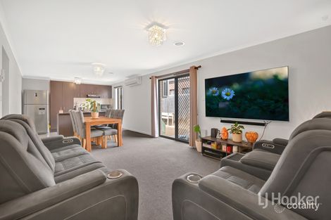 Property photo of 19 Wakefields Drive Brookfield VIC 3338