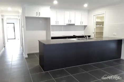 Property photo of 159 Woodline Drive Spring Mountain QLD 4300