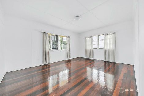 Property photo of 19 Berrimilla Street Manly West QLD 4179