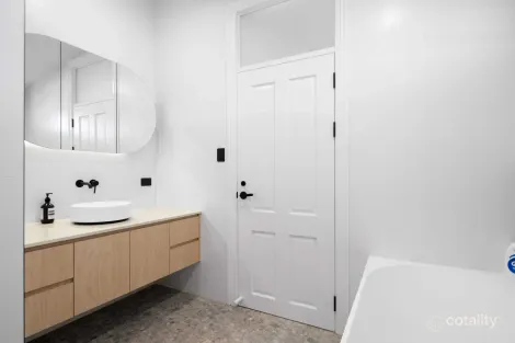 Property photo of 215 Buckland Road Nundah QLD 4012