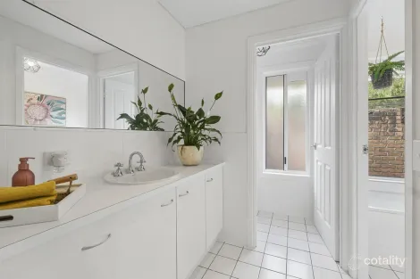 Property photo of 7 Gary Court Carrara QLD 4211