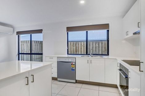 Property photo of 33 Flint Place Park Ridge QLD 4125