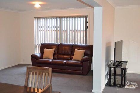 Property photo of 17 Young Street Pakenham VIC 3810