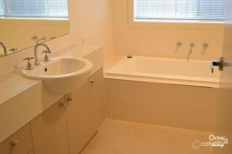 Property photo of 17 Young Street Pakenham VIC 3810
