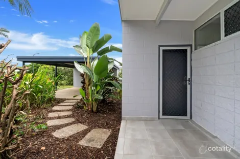Property photo of 12 Dahlia Close Mooroobool QLD 4870
