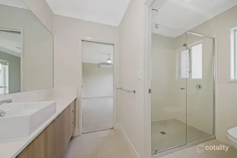 Property photo of 33 Oak Street Pimpama QLD 4209