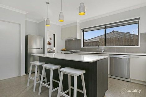 Property photo of 11 Stableford Drive Cranbourne West VIC 3977