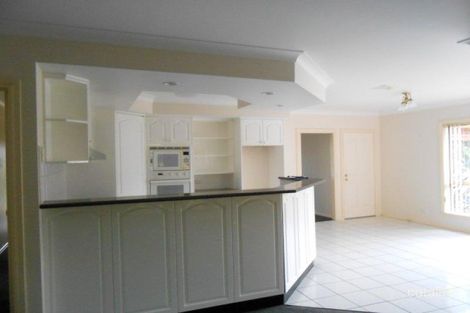 Property photo of 16 Elmslie Circuit West Wodonga VIC 3690