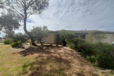 2 Reveley Cl, Seville Grove, WA 6112