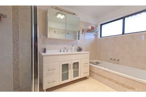 Property photo of 26 Makaha Drive Birkdale QLD 4159
