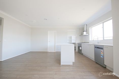 Property photo of 1 Angophora Crescent Craigieburn VIC 3064