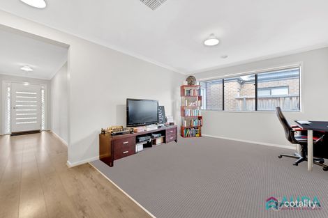 Property photo of 5 Honeyblossom Street Manor Lakes VIC 3024