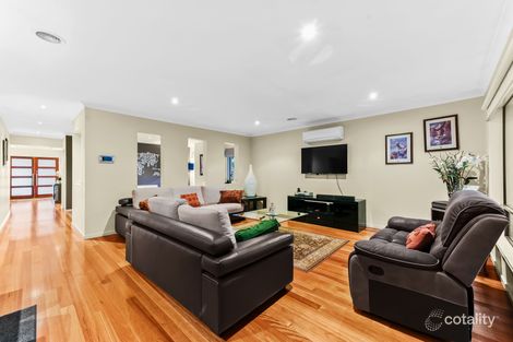Property photo of 17 Lorikeet Drive Berwick VIC 3806