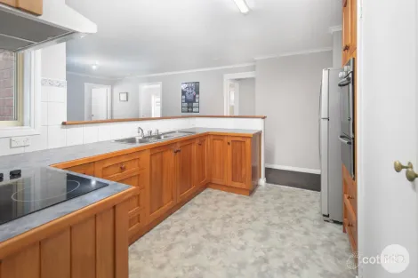 Property photo of 22 James Drive Delacombe VIC 3356