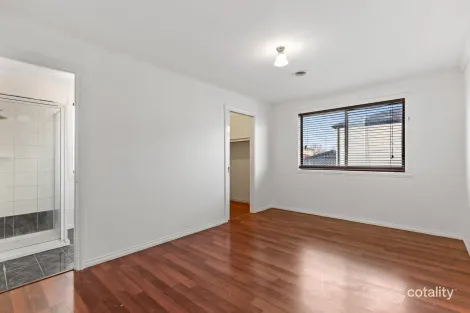 Property photo of 5 Summit Mews Hillside VIC 3037