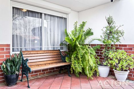 Property photo of 53 East Road Hocking WA 6065
