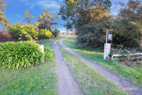 2 Centella Pl, Launching Place, VIC 3139