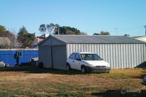 Property photo of 10 Pine Street Red Cliffs VIC 3496