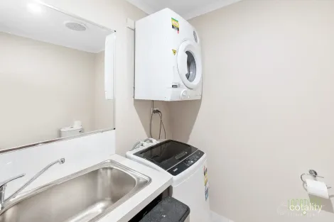 Property photo of 10/9 Cockatoo Drive New Auckland QLD 4680