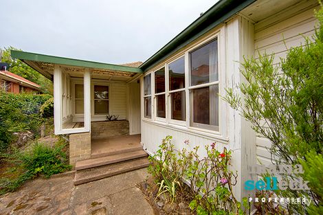 Property photo of 8 Macdonnell Street Yarralumla ACT 2600