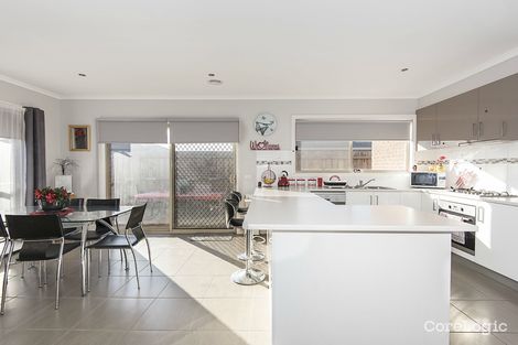Property photo of 2/42 Fieldstone Way Brookfield VIC 3338