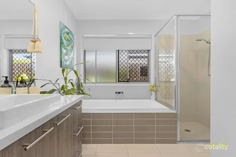 Property photo of 14 Seahaven Circuit Pialba QLD 4655