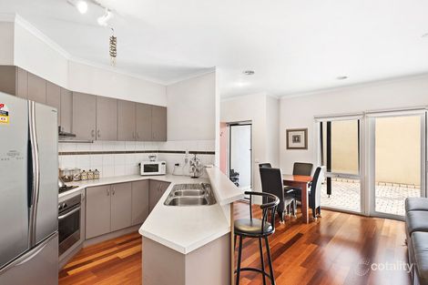 Property photo of 2/22 Tulloch Grove Glen Waverley VIC 3150