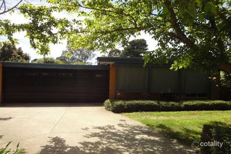 Property photo of 10 Knees Road Park Orchards VIC 3114