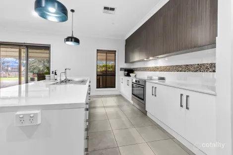 Property photo of 221 Drummond Avenue Loxton SA 5333