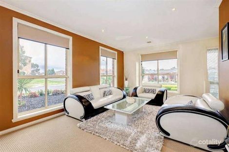 Property photo of 8 Lynx Avenue Roxburgh Park VIC 3064