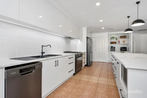 Property photo of 2 Vitali Crescent Somerville WA 6430