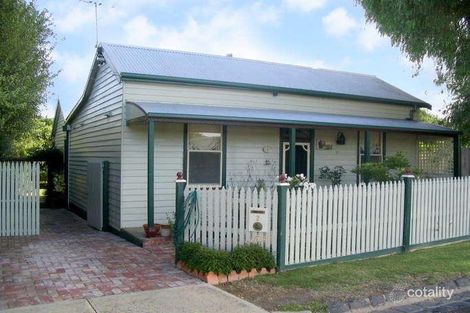 2 Leckie Pl, Geelong West, VIC 3218