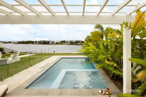 Property photo of 80 Lake Serenity Boulevard Helensvale QLD 4212