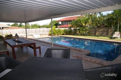 Property photo of 32 Inveray Avenue Benowa QLD 4217