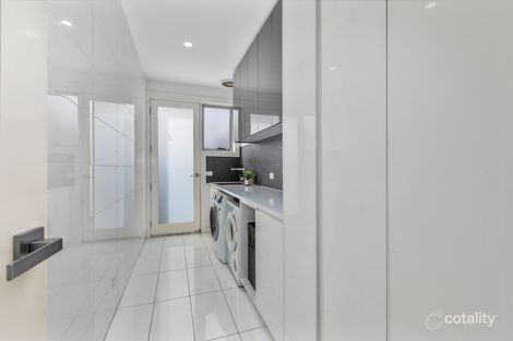 Property photo of 15 Lawrence Court Altona North VIC 3025