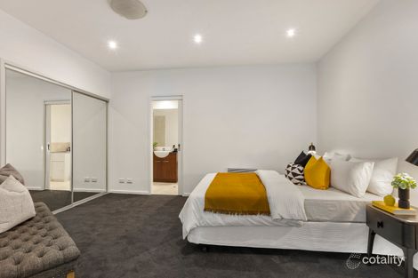 Property photo of 113/5 Alma Road St Kilda VIC 3182