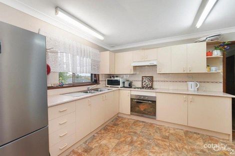 Property photo of 2 Bulolo Place Glenfield NSW 2167