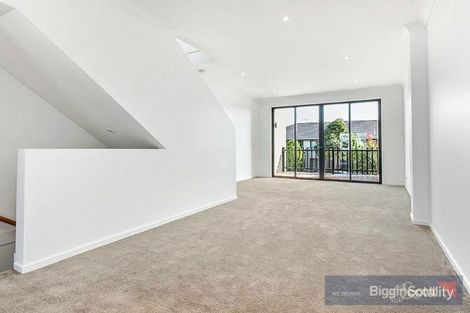 Property photo of 33 Ulmara Parkway Maidstone VIC 3012