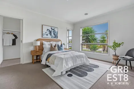 Property photo of 10 Verve Circuit Cranbourne West VIC 3977