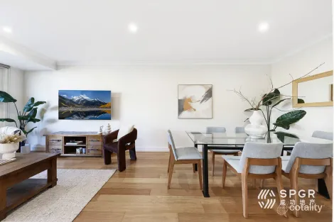 Property photo of 27 Chloe Circuit Norwest NSW 2153