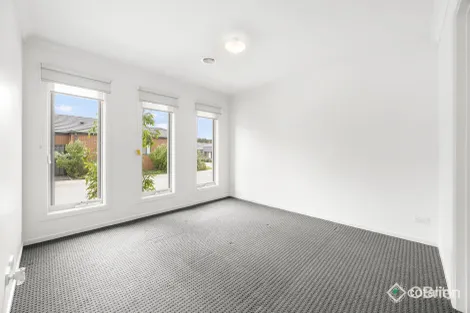 12 Expedition Cct, Pakenham, VIC 3810