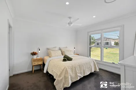 Property photo of 12 Steel Drive Spring Flat NSW 2850