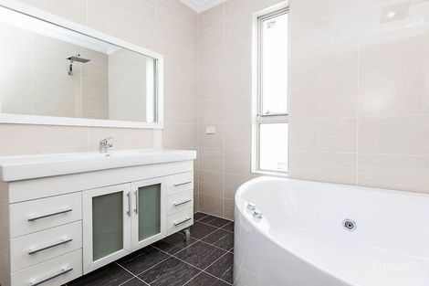 5 Dover St, Royal Park, SA 5014