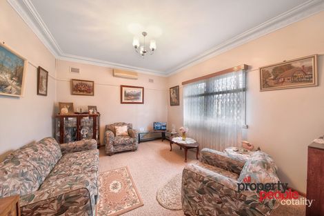 Property photo of 16 Macquarie Road Ingleburn NSW 2565
