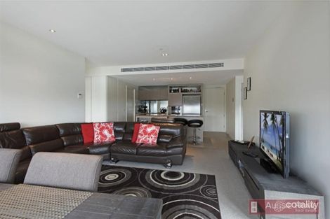 Property photo of 153/8 Waterside Place Docklands VIC 3008
