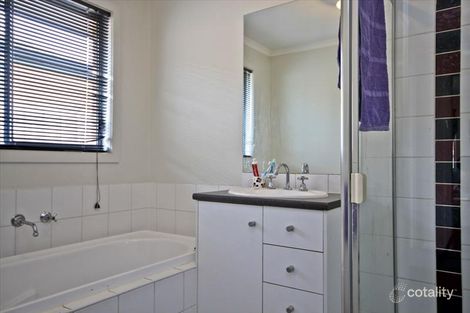 Property photo of 4 Cindy Court Berwick VIC 3806