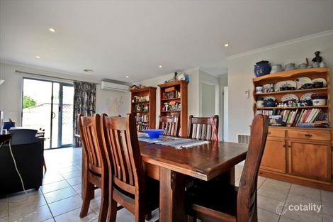 Property photo of 4 Cindy Court Berwick VIC 3806