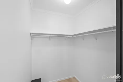 Property photo of 4 Berri Place Helensvale QLD 4212